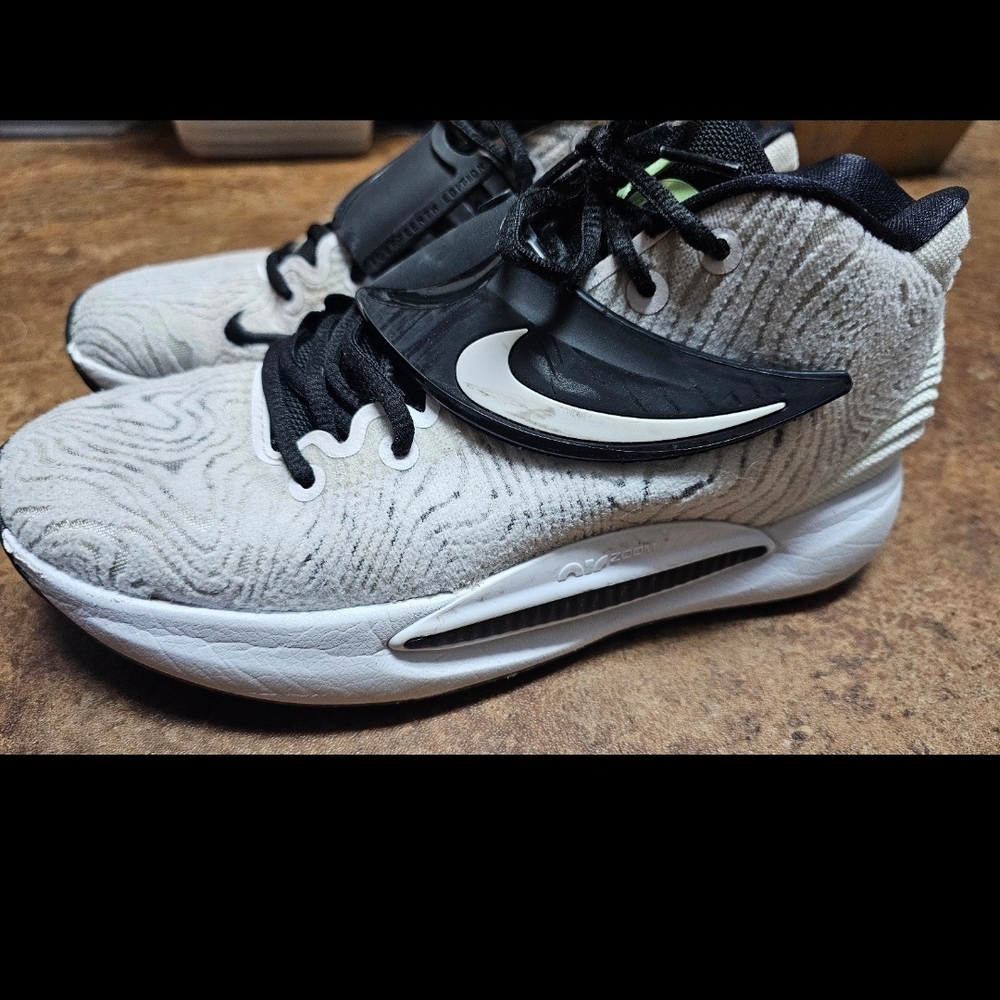 Nike KD 14 Size 8 Kevin Durant